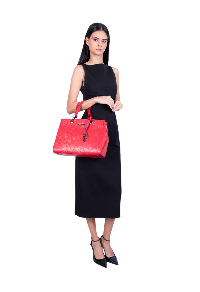 Bolsa Kaxan Piel Herraje Negro Grabado Mariposa