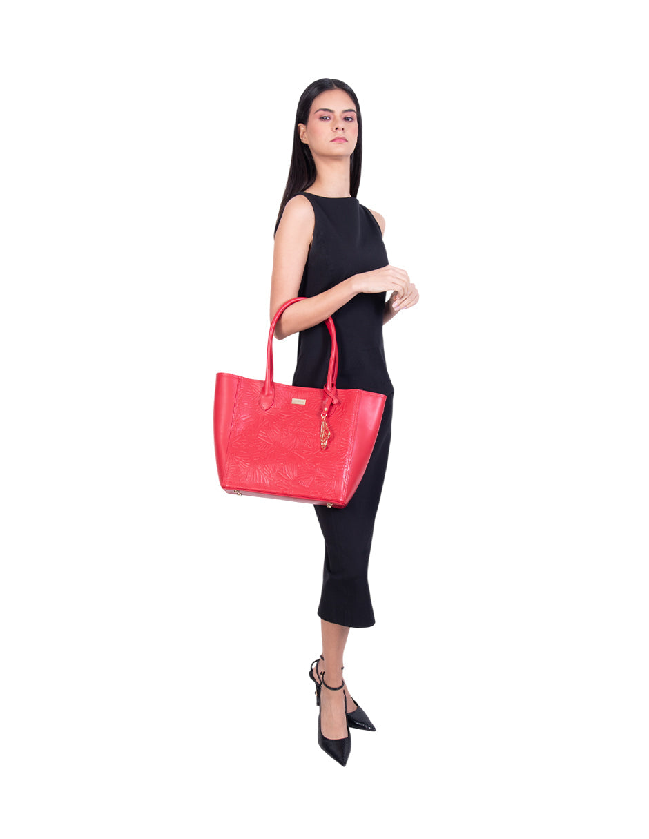 Tote Kuuch de Piel Grabado Mariposa